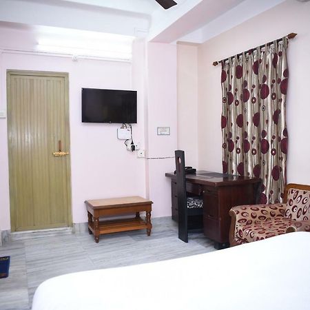 Spot On 37646 Hotel Centre Palace Silchar Exterior photo