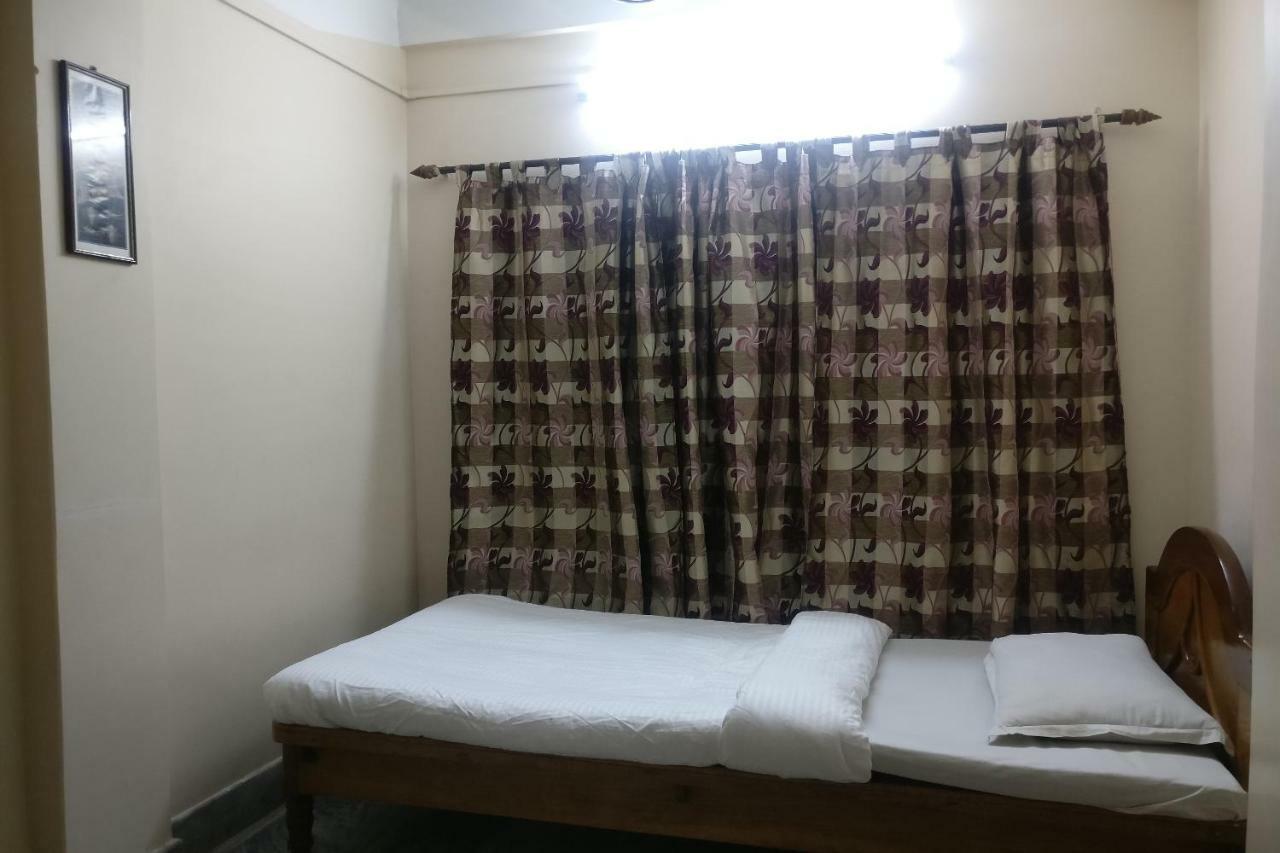 Spot On 37646 Hotel Centre Palace Silchar Exterior photo