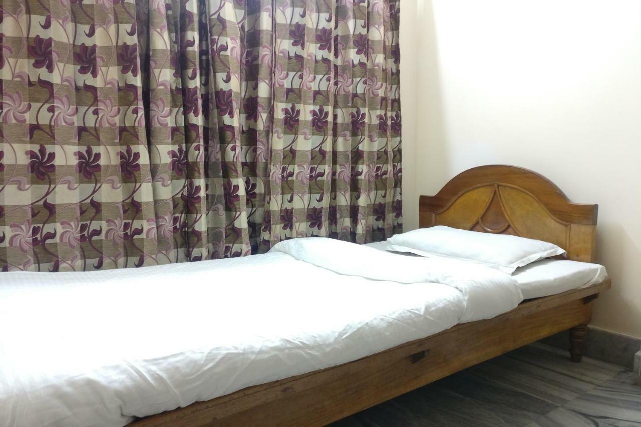 Spot On 37646 Hotel Centre Palace Silchar Exterior photo