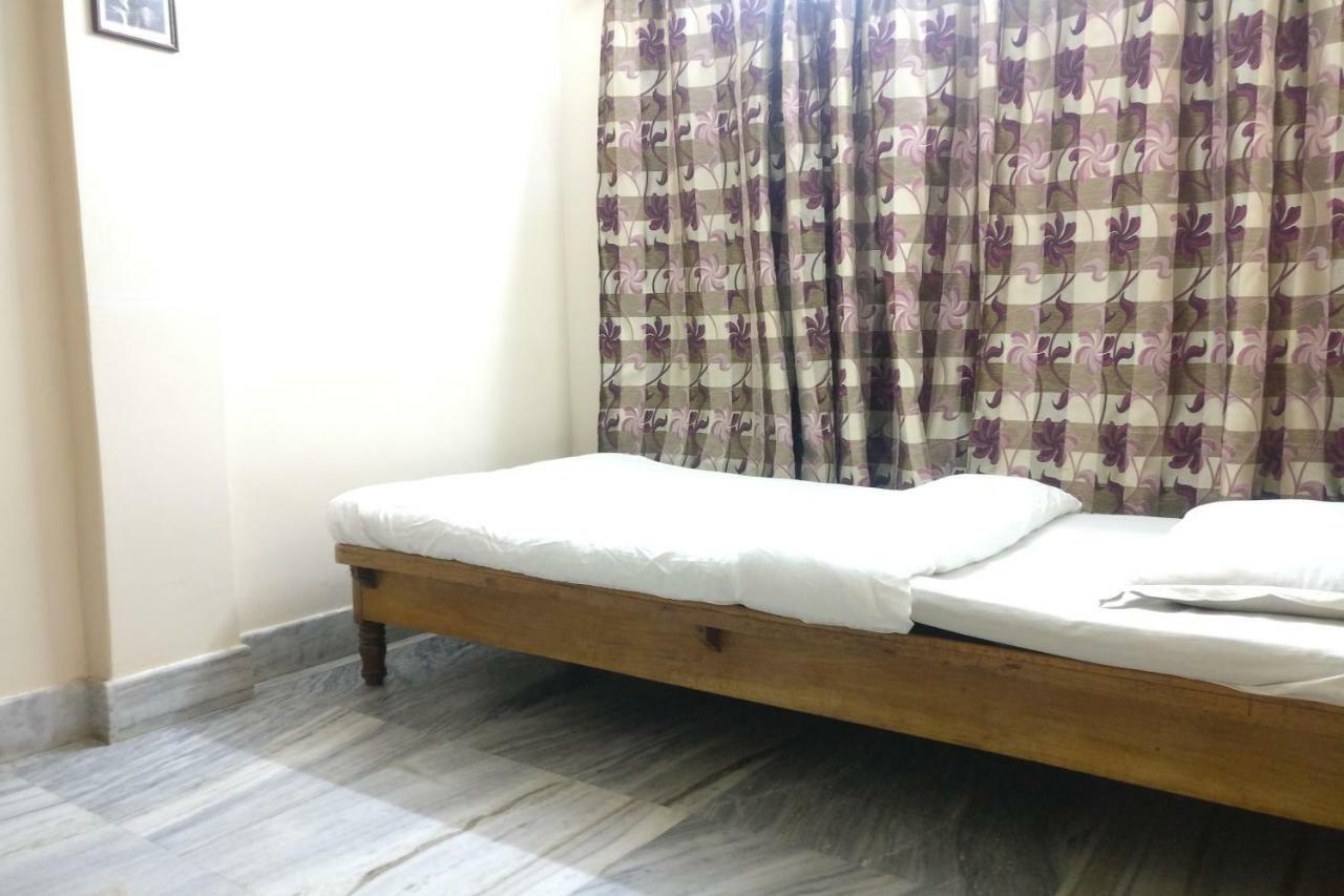 Spot On 37646 Hotel Centre Palace Silchar Exterior photo